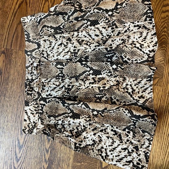 Mini leopard skirt - Picture 2 of 5